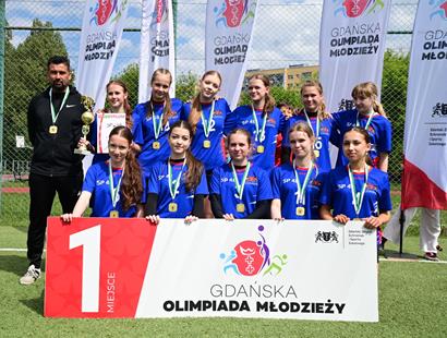 Rozgrywki w piłkę nożną na finiszu