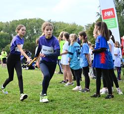 Sztafetowe biegi przełajowe na inaugurację